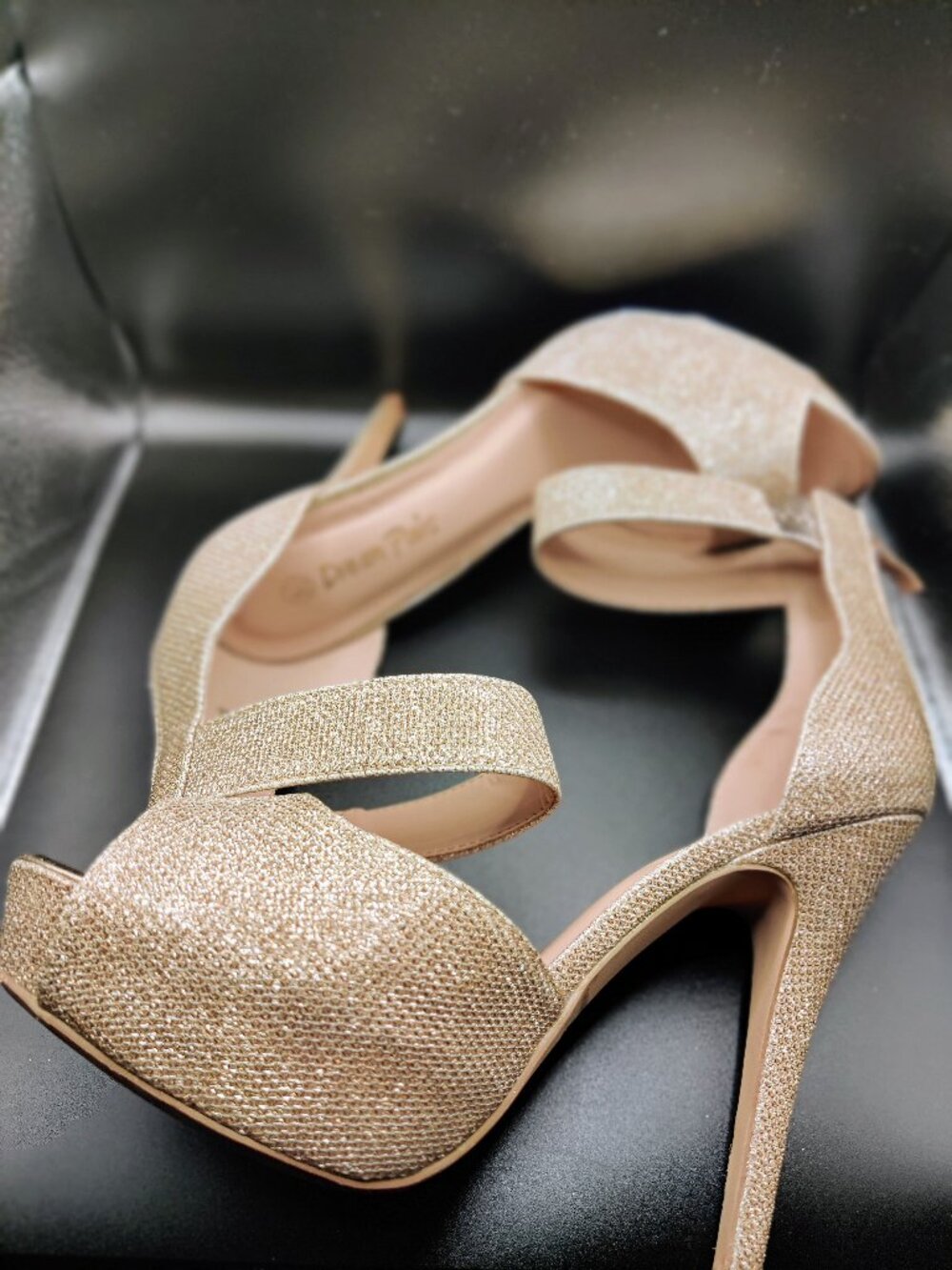 Dream Pairs Gold Glitter Stiletto Heels sz 8.5- $18
